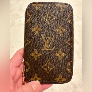 LV key case